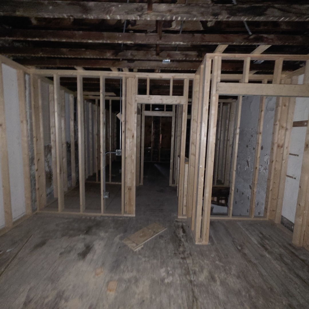10762 S Langley Avenue Property Photo 8
