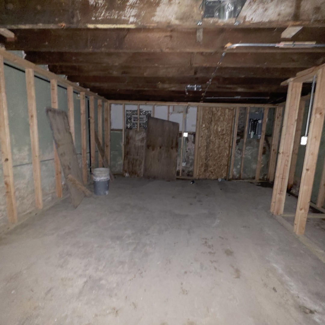 10762 S Langley Avenue Property Photo 9