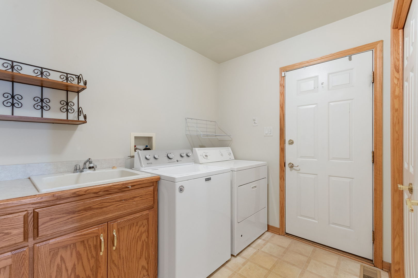 12198 Oxford Court Property Photo 20