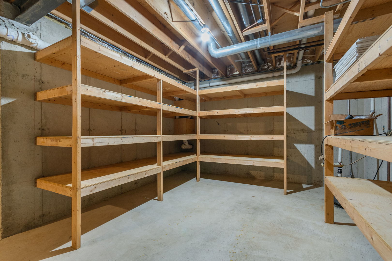 12198 Oxford Court Property Photo 26