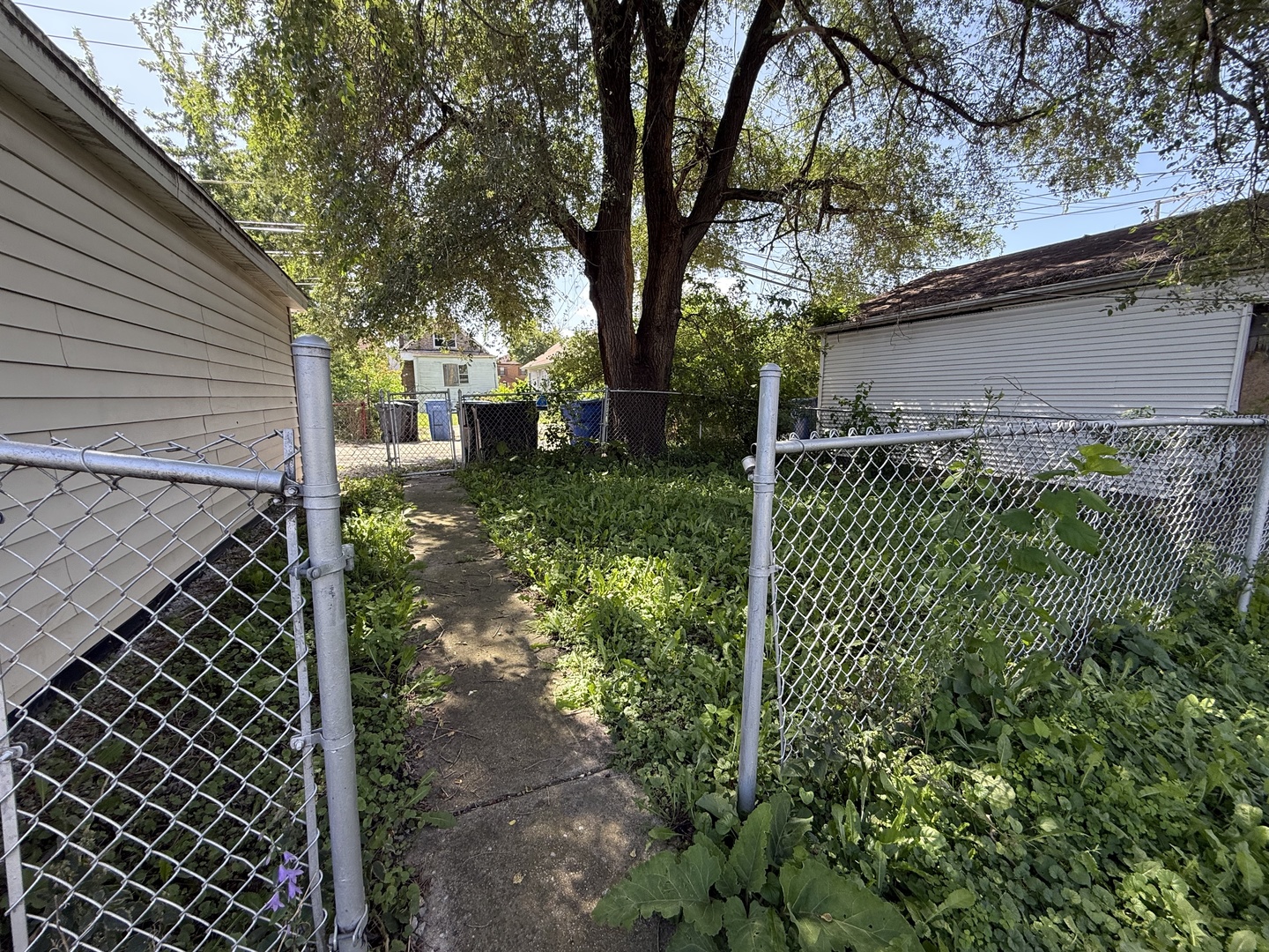 1213 W 96th Street Property Photo 2