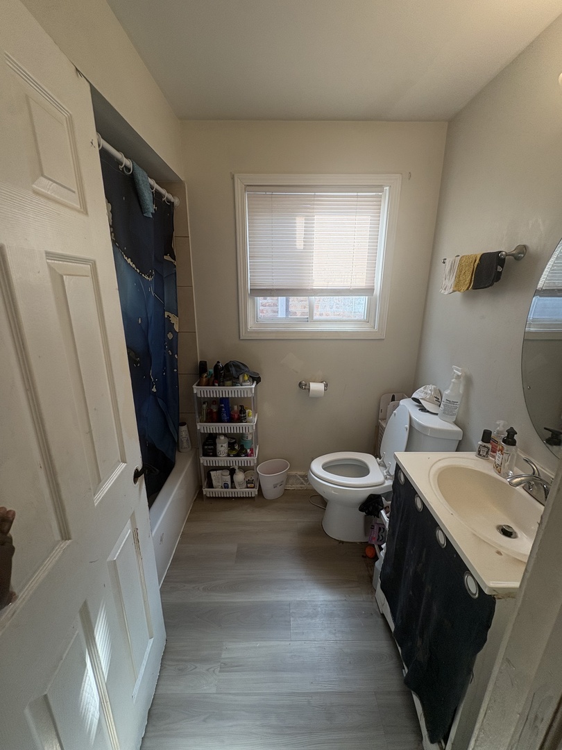 1213 W 96th Street Property Photo 7