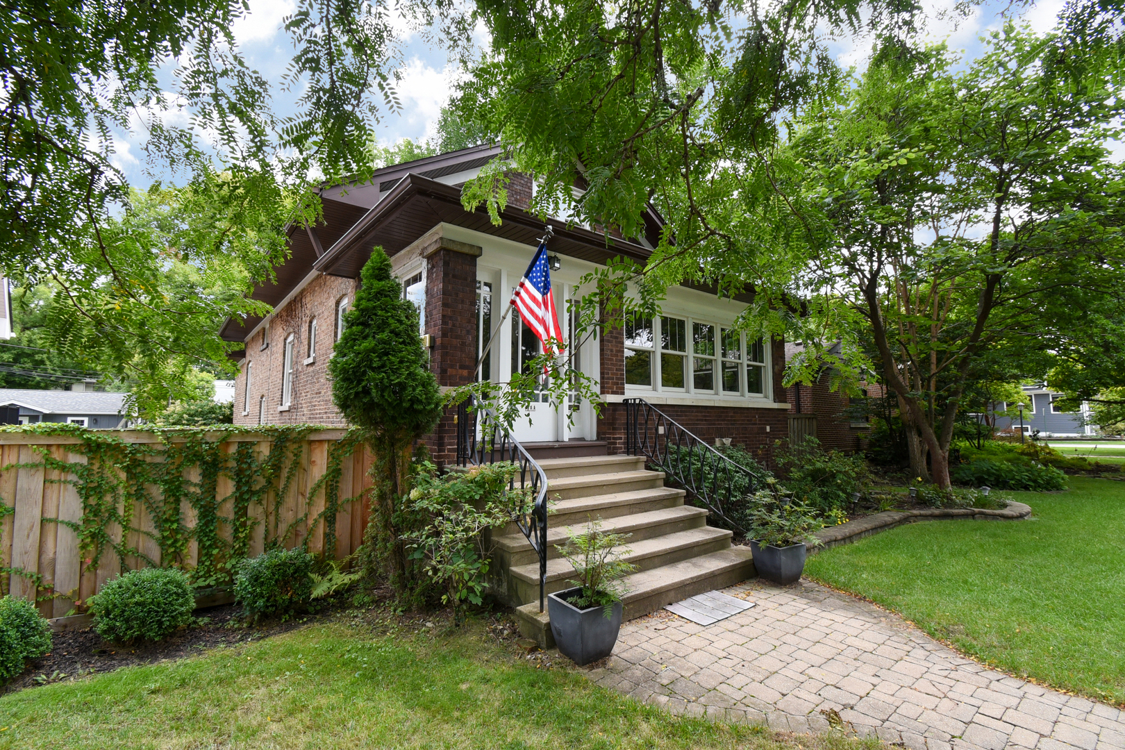 311 Park Avenue Property Photo 4