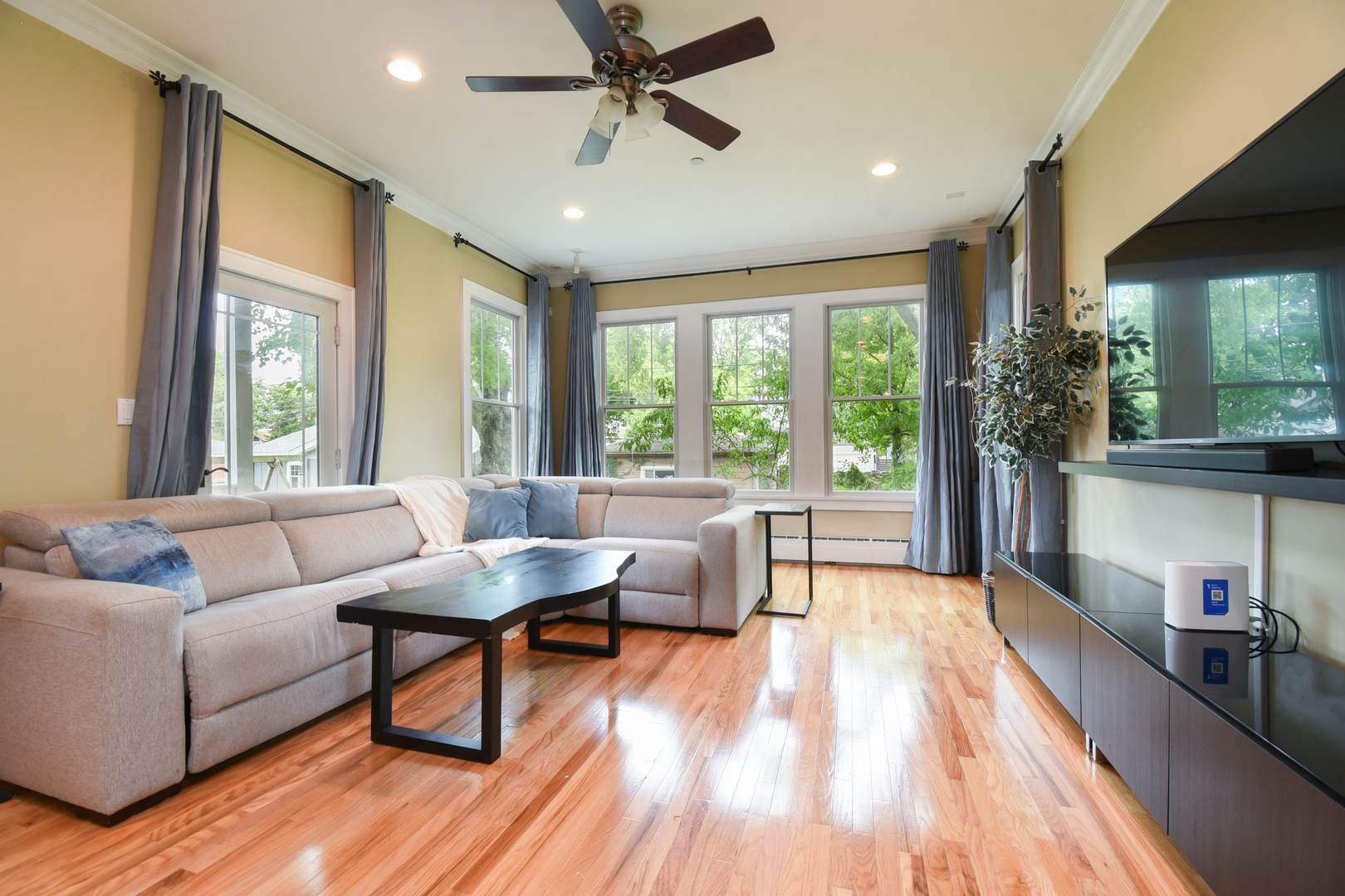 311 Park Avenue Property Photo 28