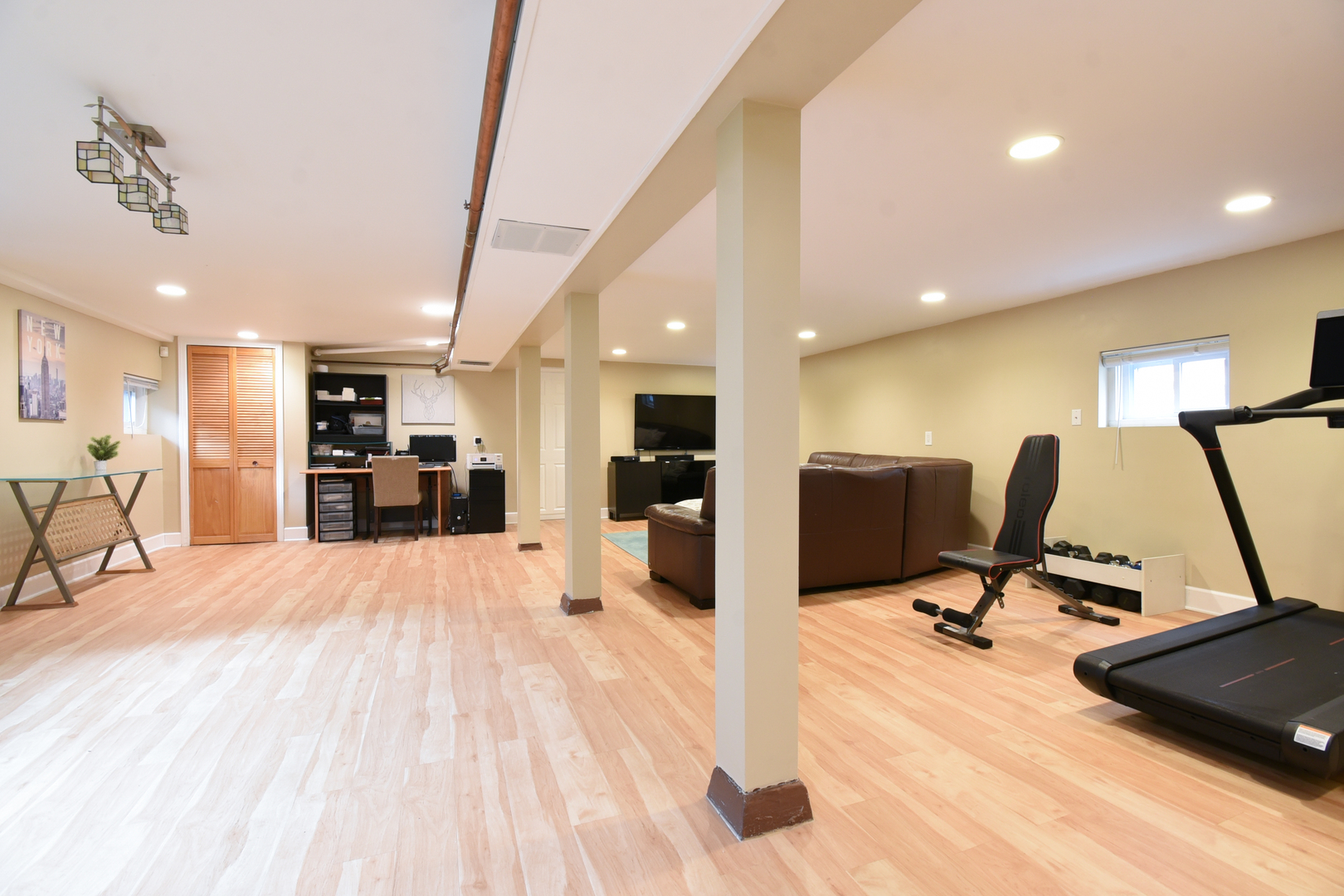 311 Park Avenue Property Photo 58