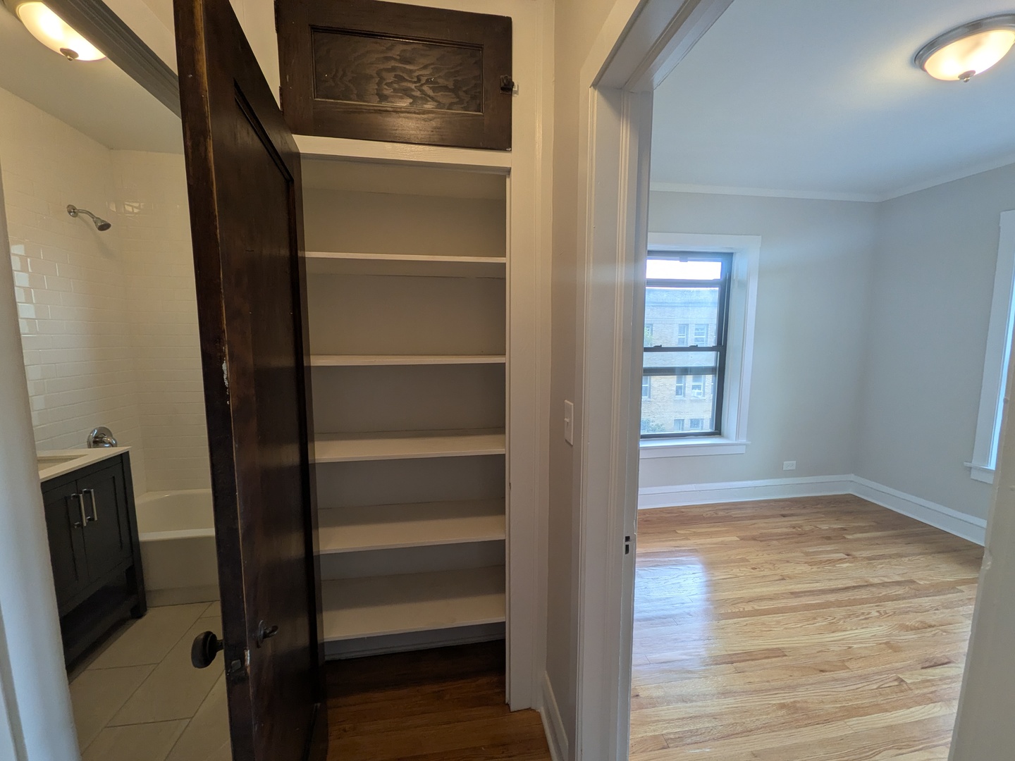 2700 N Spaulding Avenue 3dd Property Photo 8