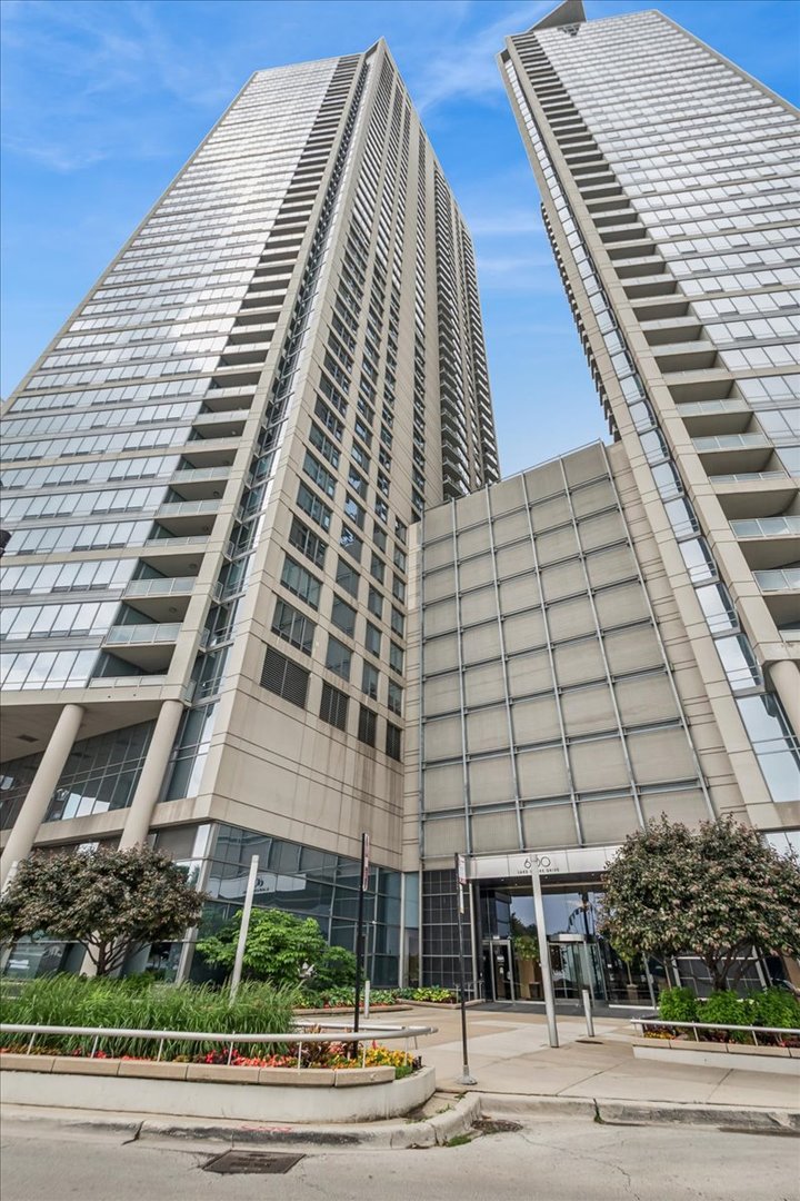 600 N Lake Shore Drive 2411 Property Photo 1