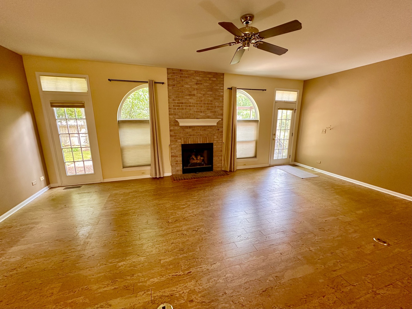 1896 School House Lane Property Photo 4