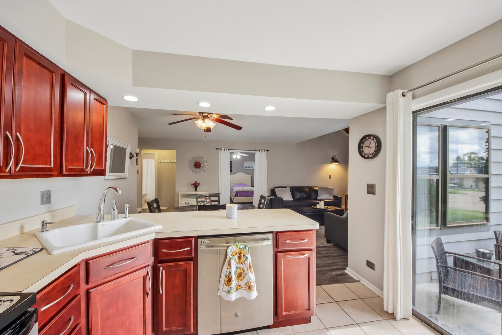 736 Glen Way Property Photo 11