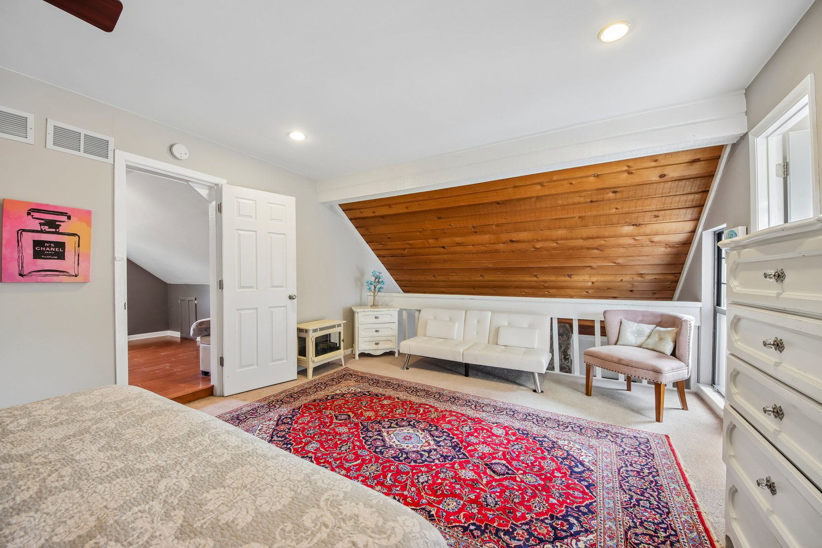 736 Glen Way Property Photo 19