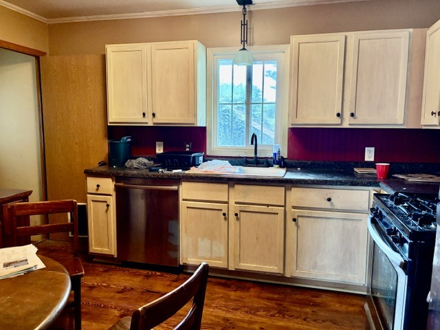 2327 9th Street Property Photo 2