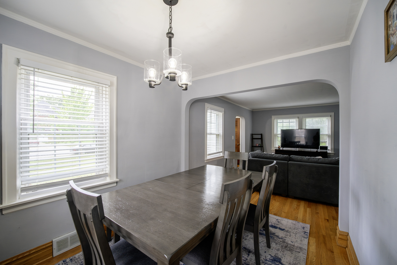 1686 Lunt Avenue Property Photo 6