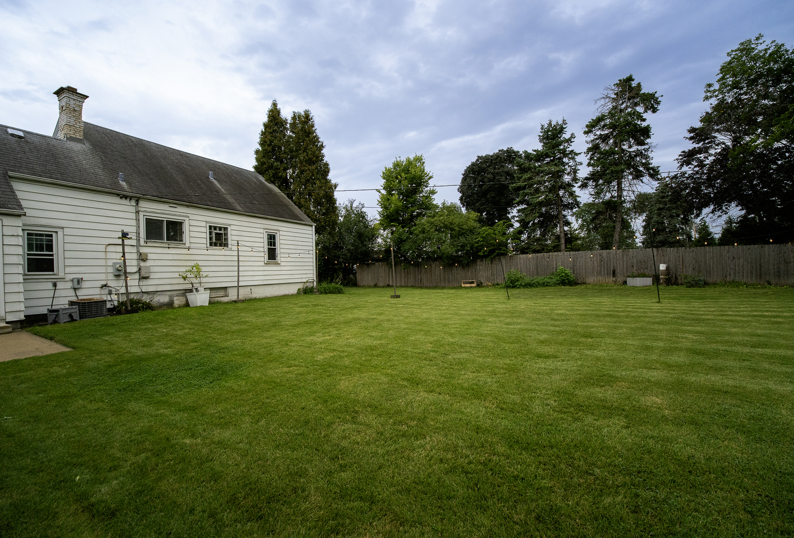 1686 Lunt Avenue Property Photo 13