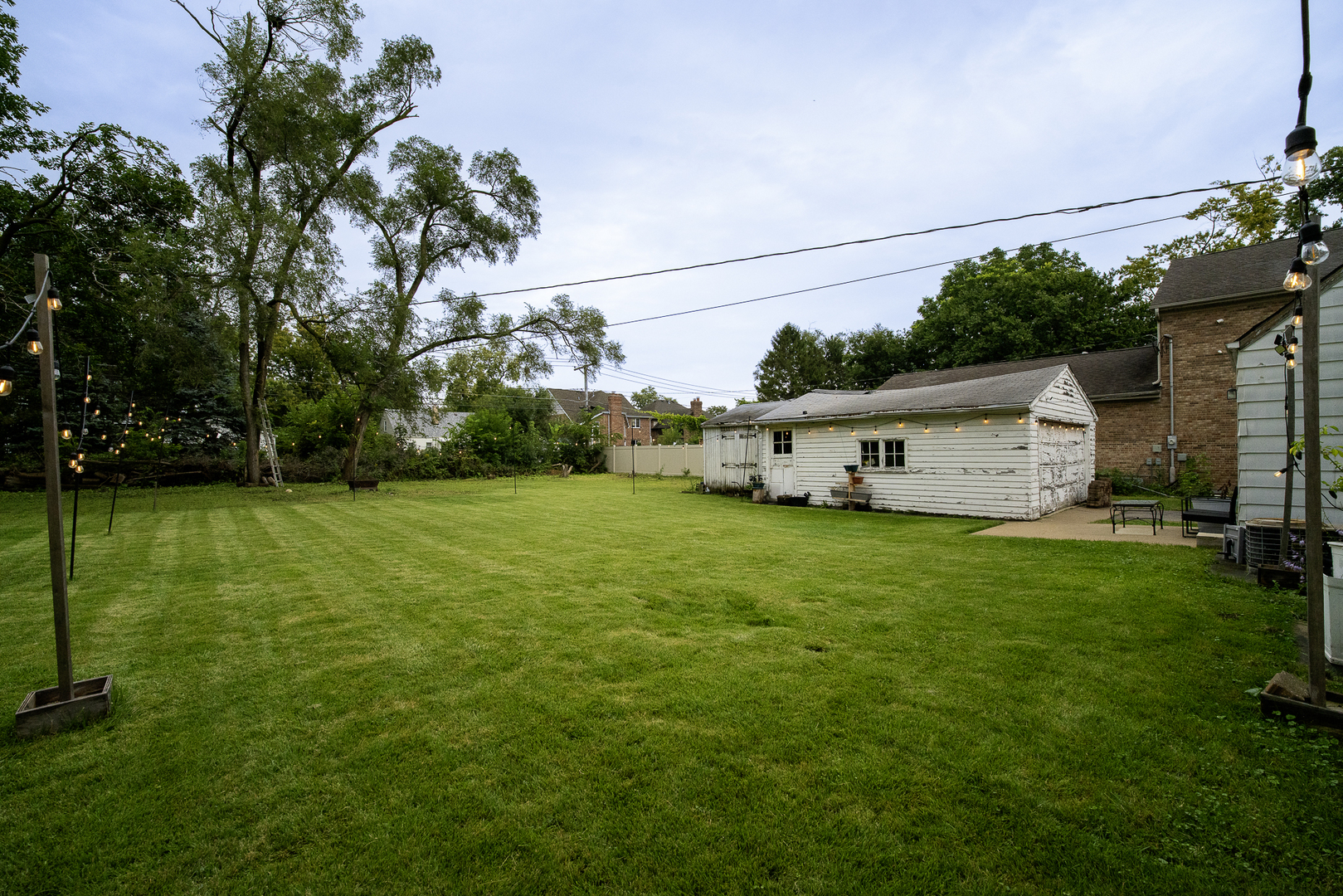 1686 Lunt Avenue Property Photo 14