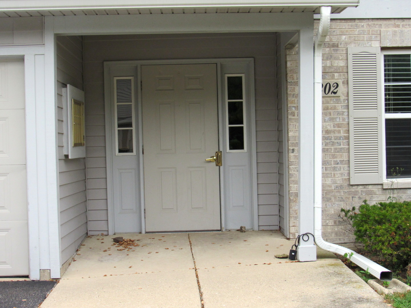 1202 N Red Oak Circle 2 Property Photo 1