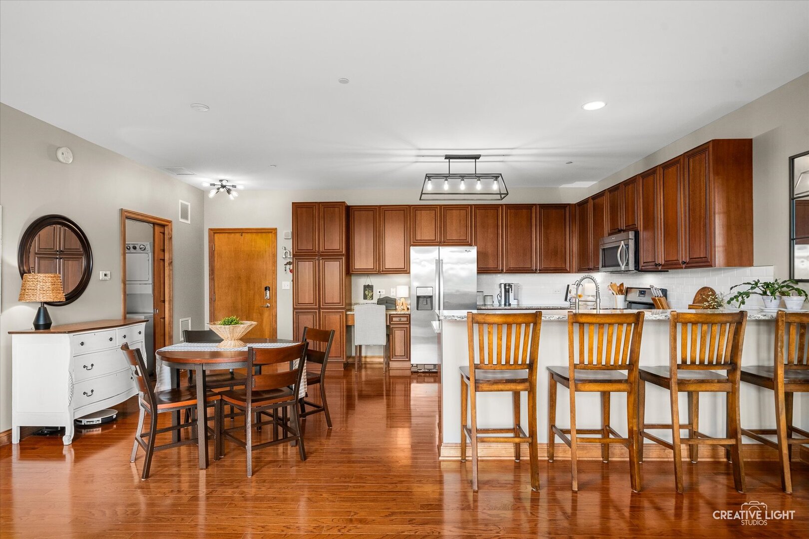 140 S River Street 211 Property Photo 3