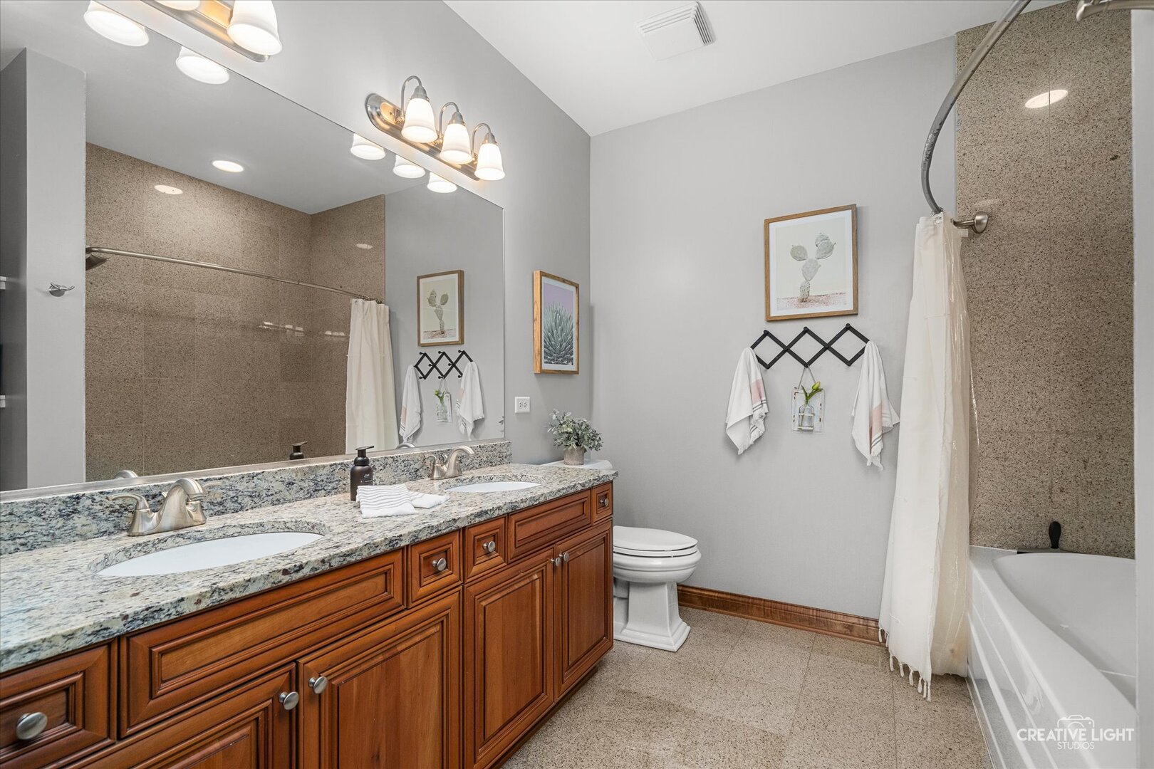 140 S River Street 211 Property Photo 12