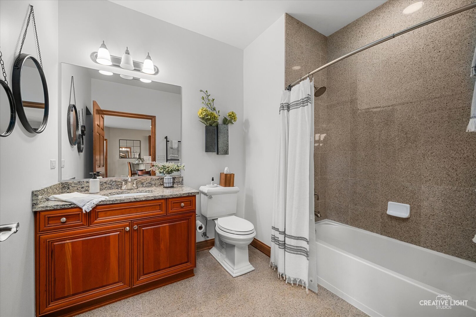 140 S River Street 211 Property Photo 15