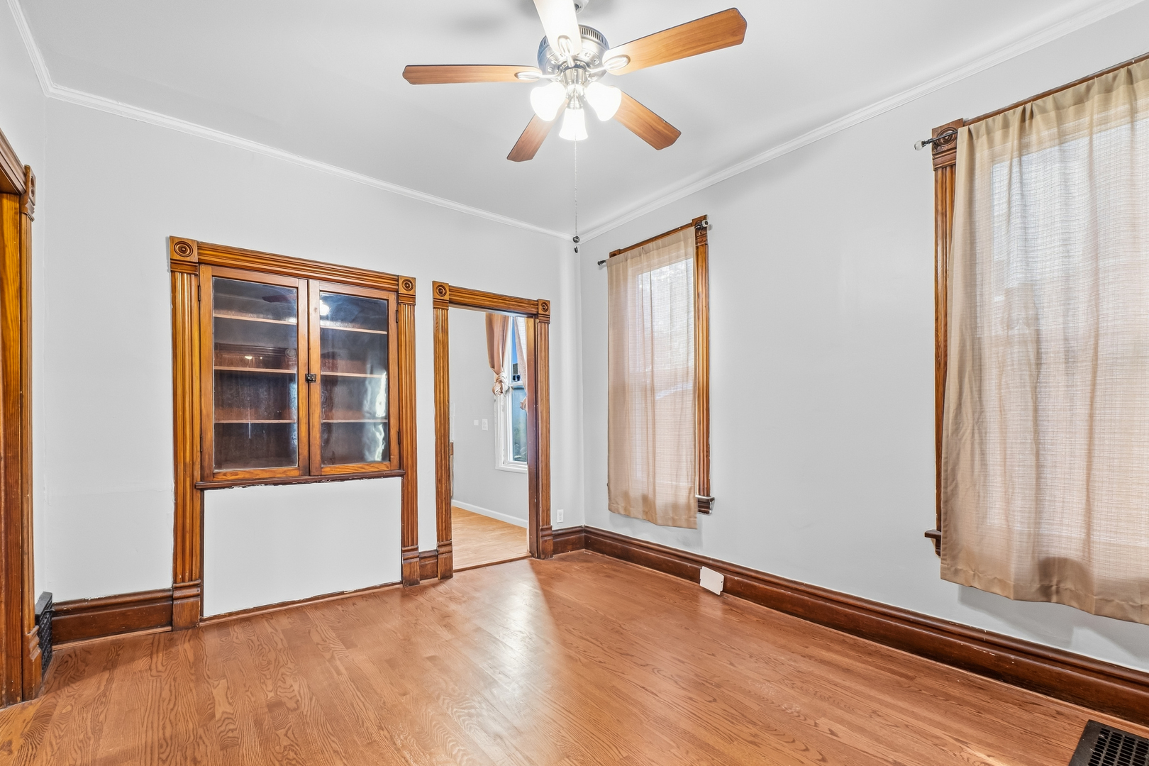 7427 S Evans Avenue Property Photo 7