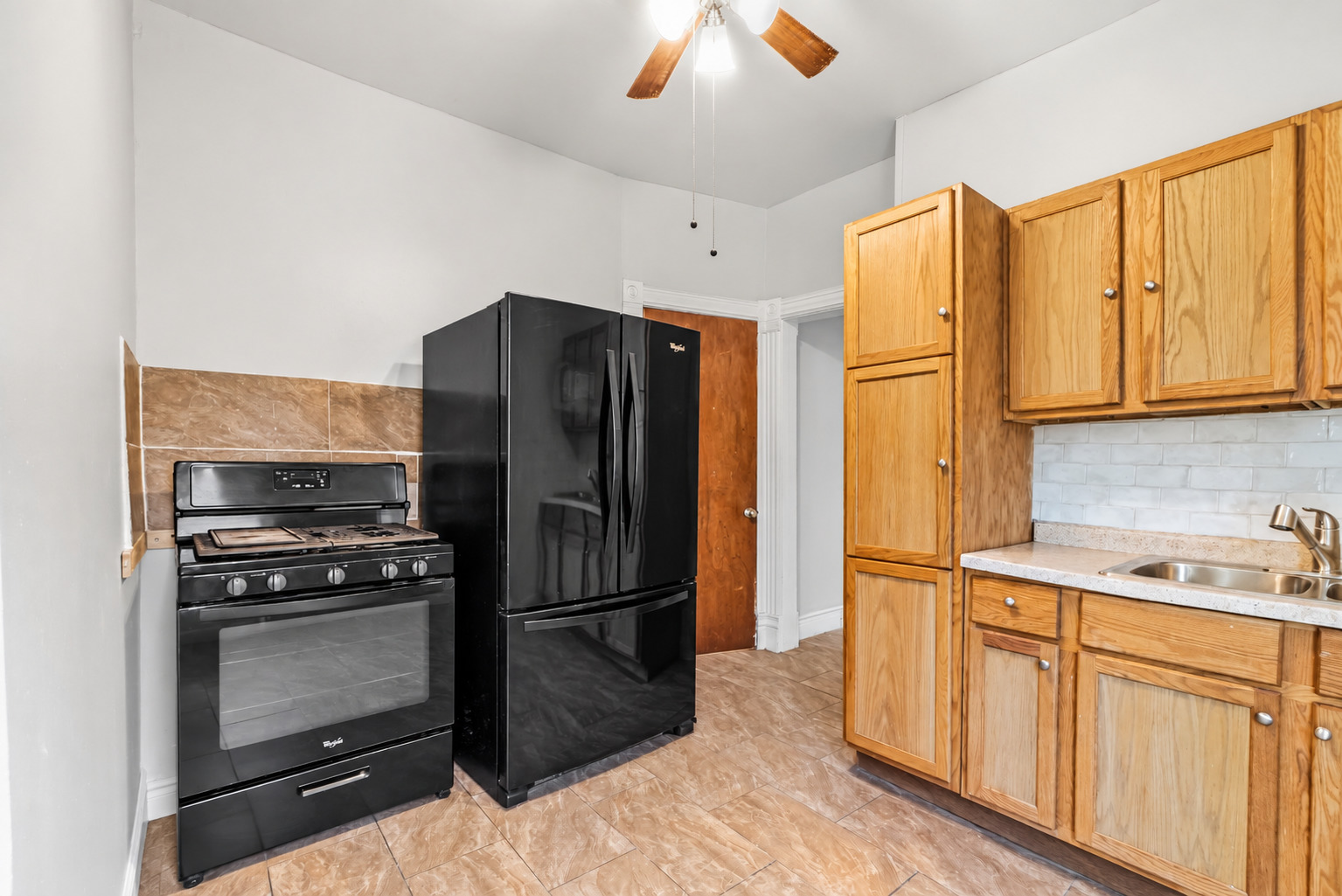 7427 S Evans Avenue Property Photo 11