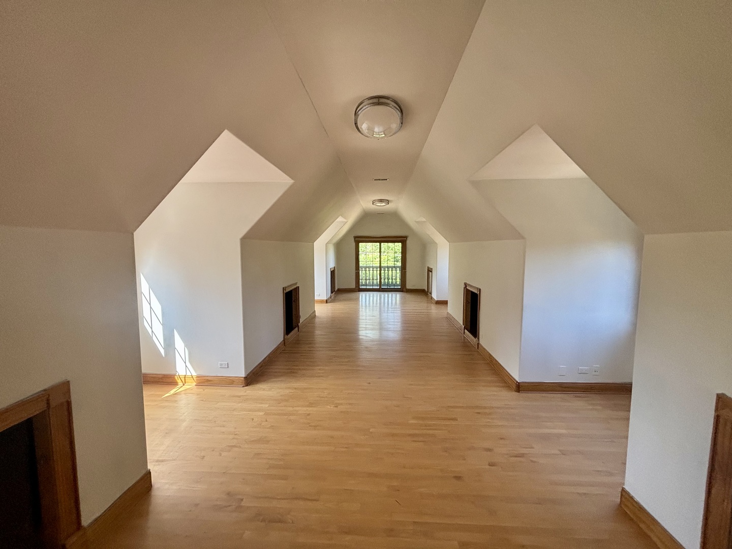 936 Hammerschmidt Avenue Property Photo 16