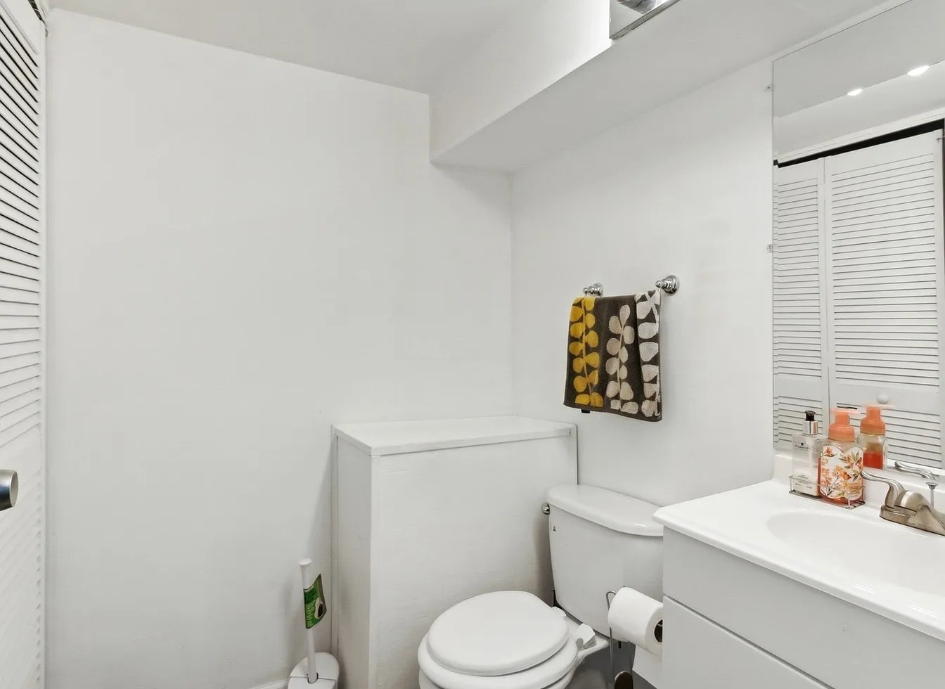 212 Hudson Court B Property Photo 12