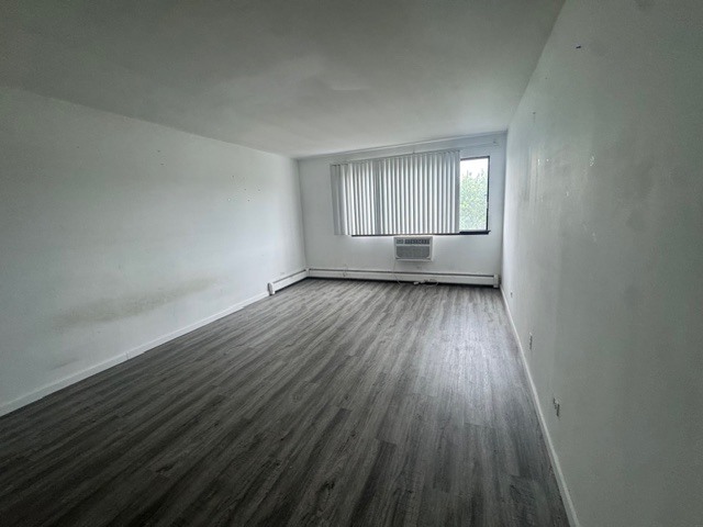 5306 N Cumberland Avenue 510 Property Photo 3