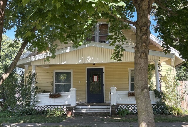 295 N Chamberlain Street Property Photo 1