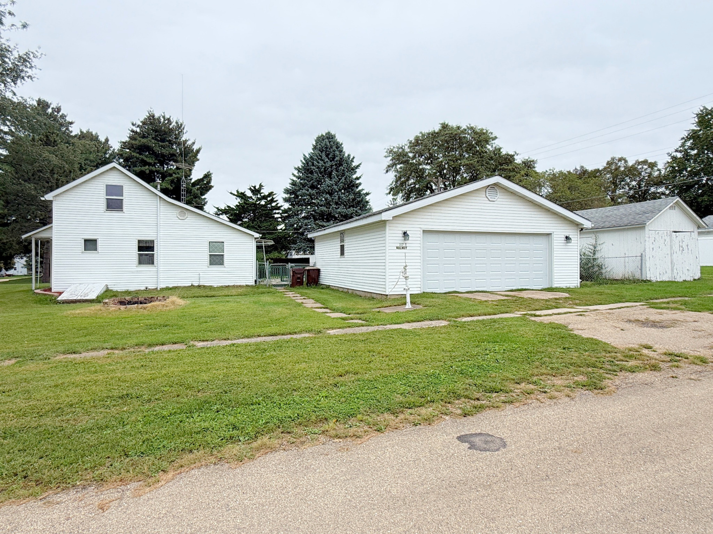 217 S Walnut Street Property Photo 3