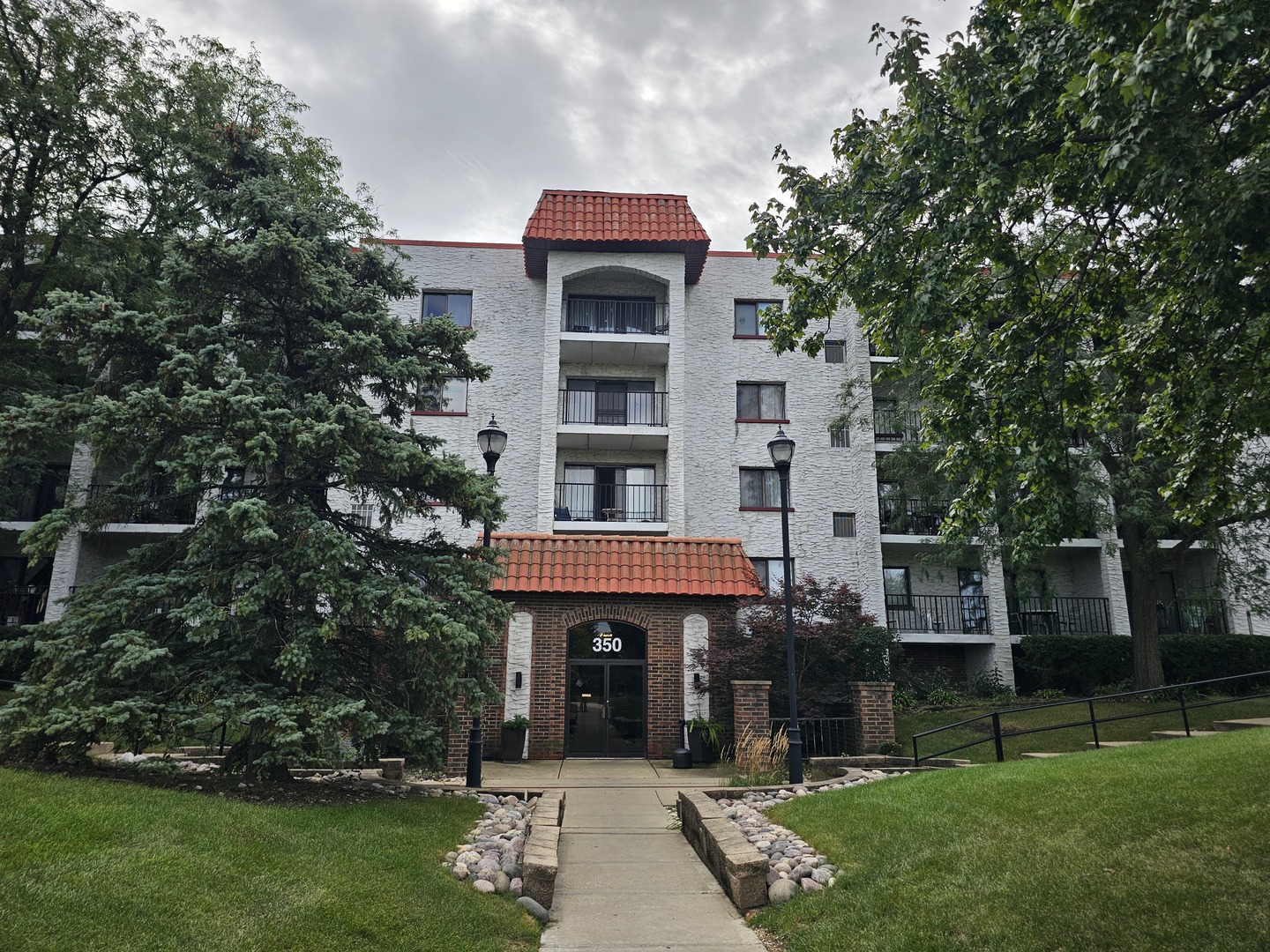 350 Plum Creek Drive 305 Property Photo 1