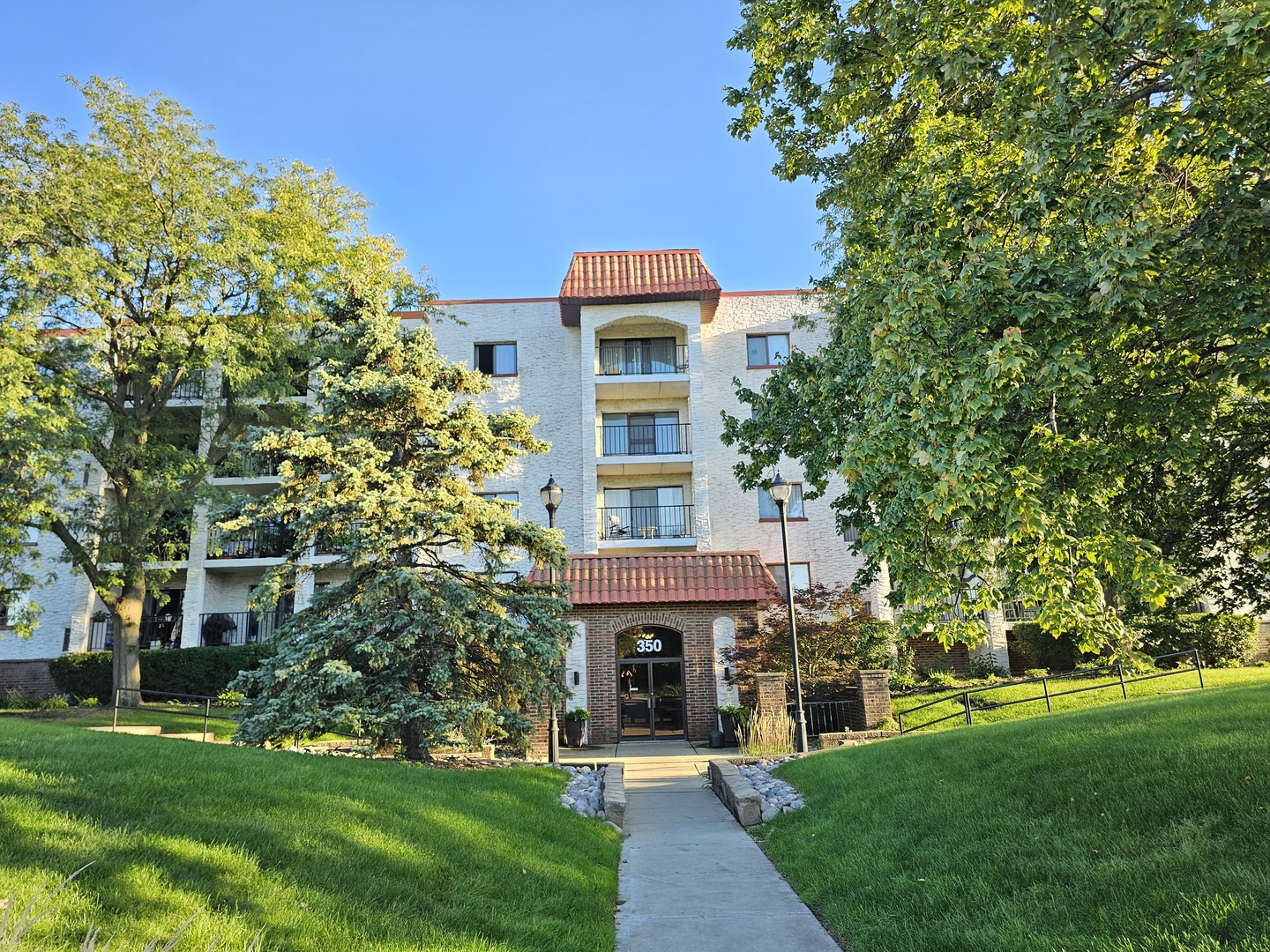 350 Plum Creek Drive 305 Property Photo 1