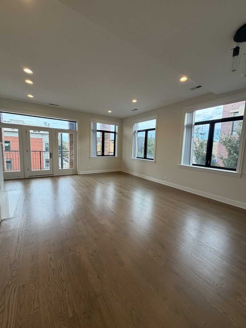1701 W Chicago Avenue 3 Property Photo 2
