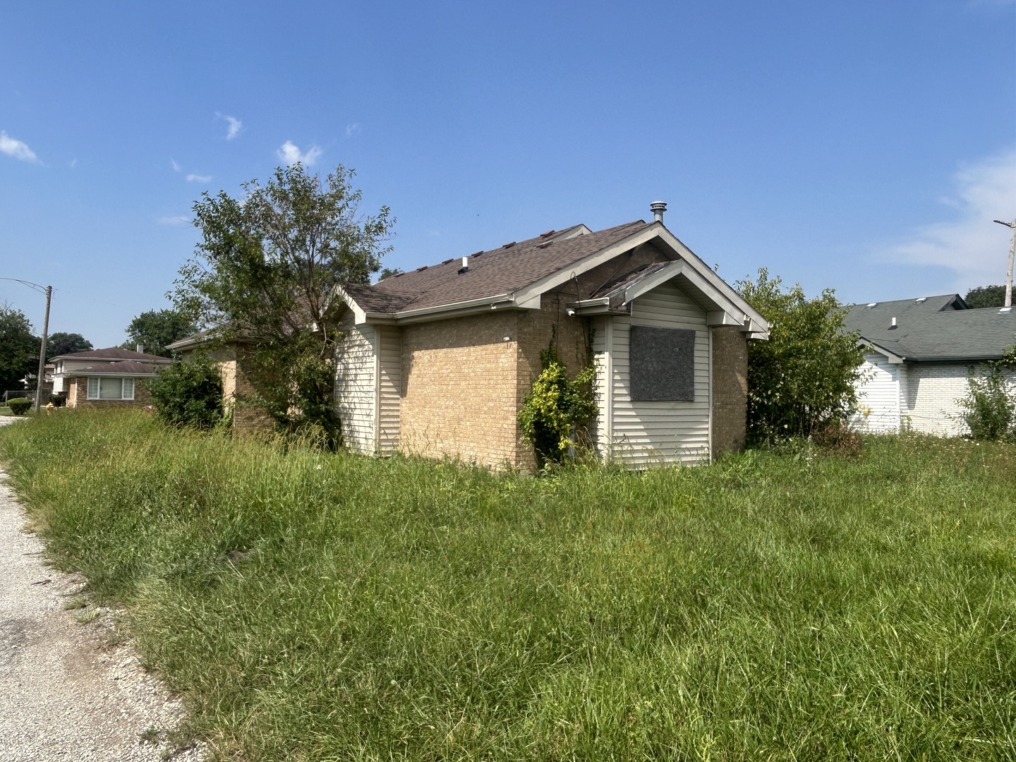 16051 Gauger Avenue Property Photo 3