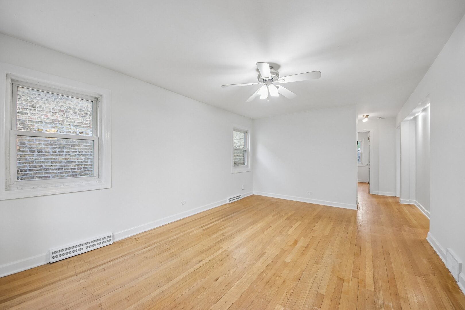2556 Wood Street Property Photo 4