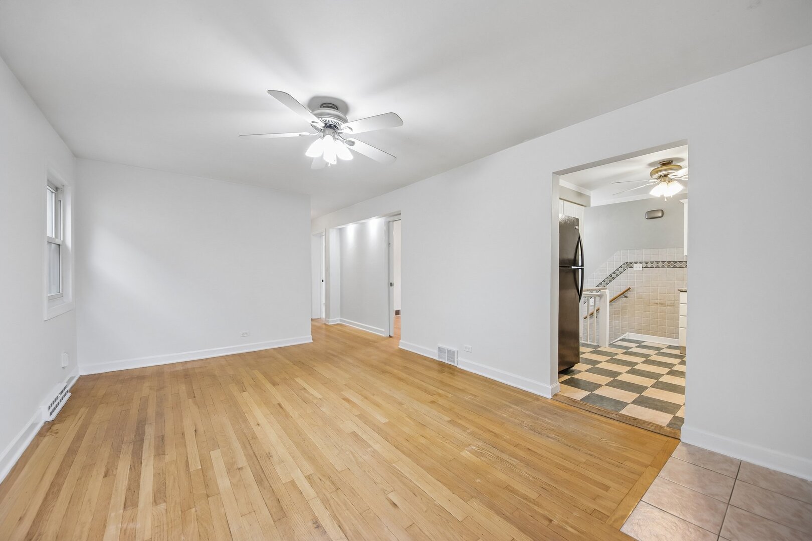 2556 Wood Street Property Photo 6