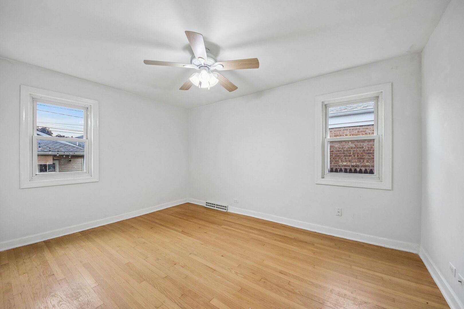 2556 Wood Street Property Photo 13