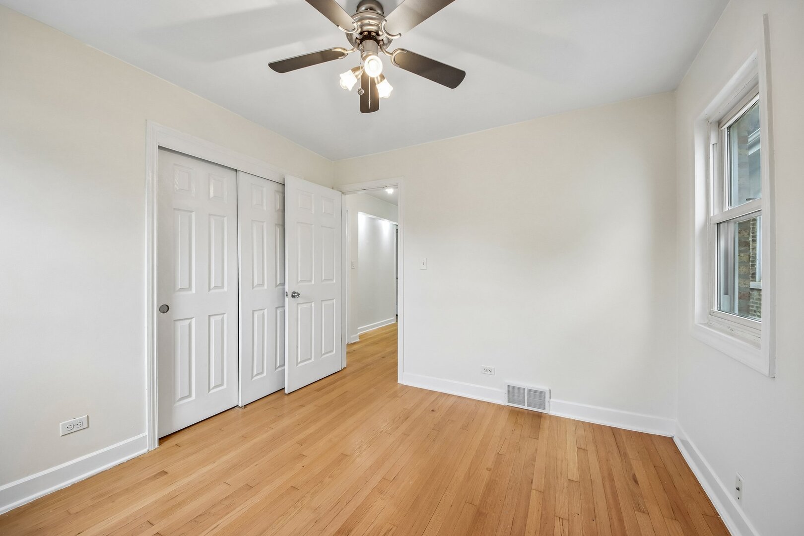 2556 Wood Street Property Photo 15