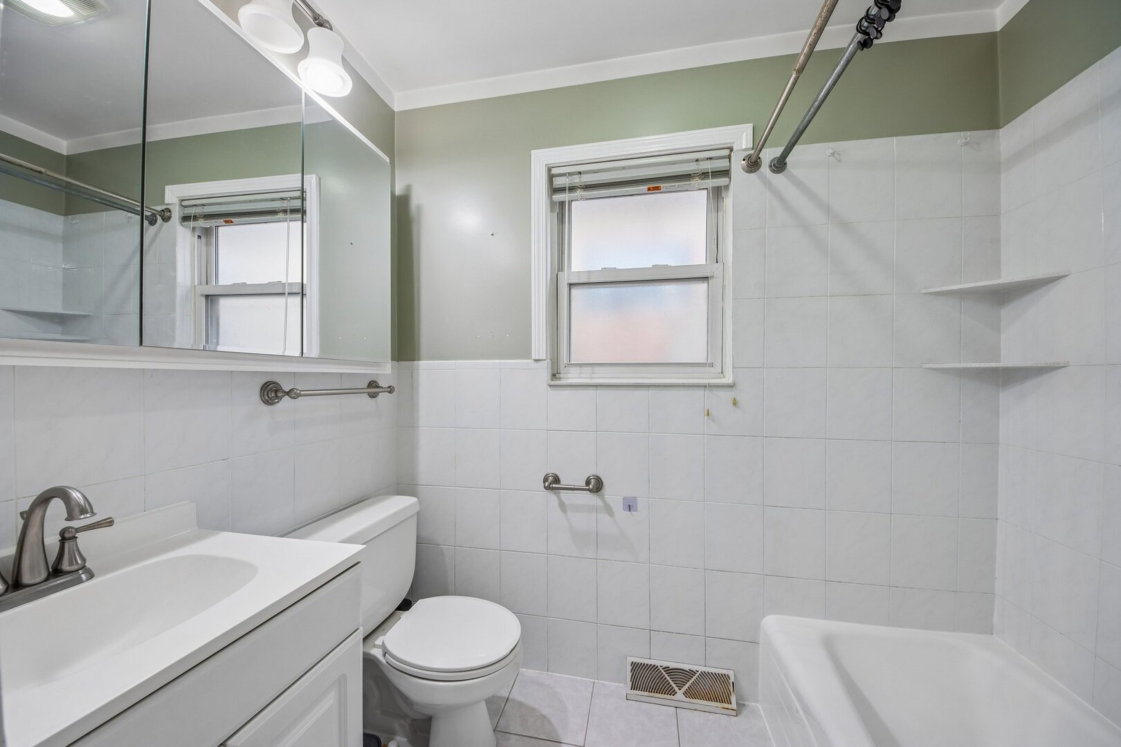 2556 Wood Street Property Photo 16