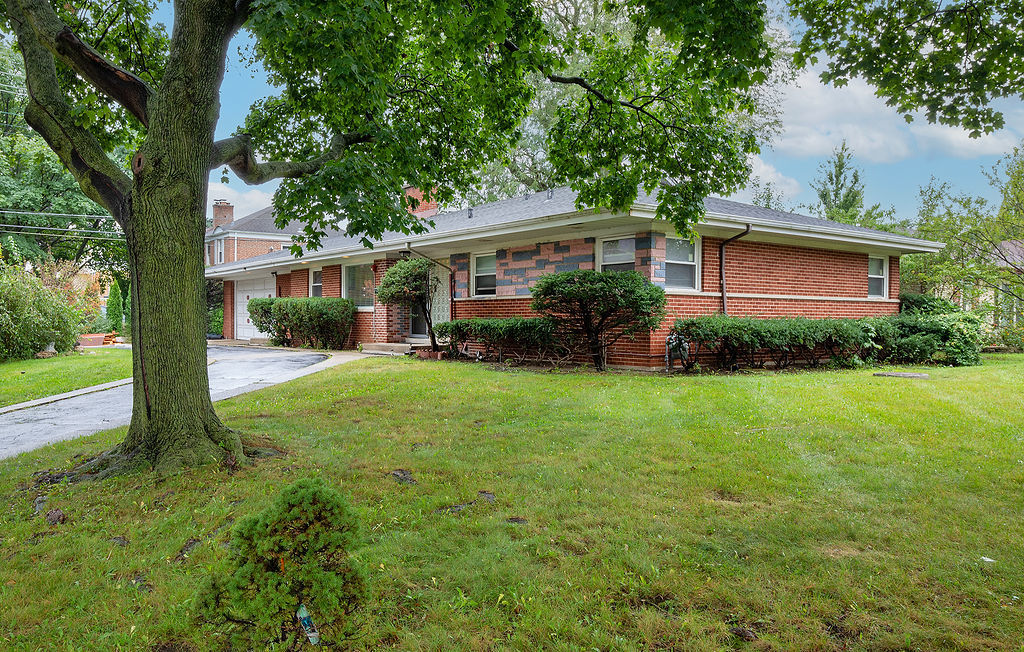 6756 N Keating Avenue Property Photo 3