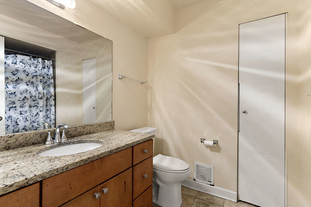 6756 N Keating Avenue Property Photo 14