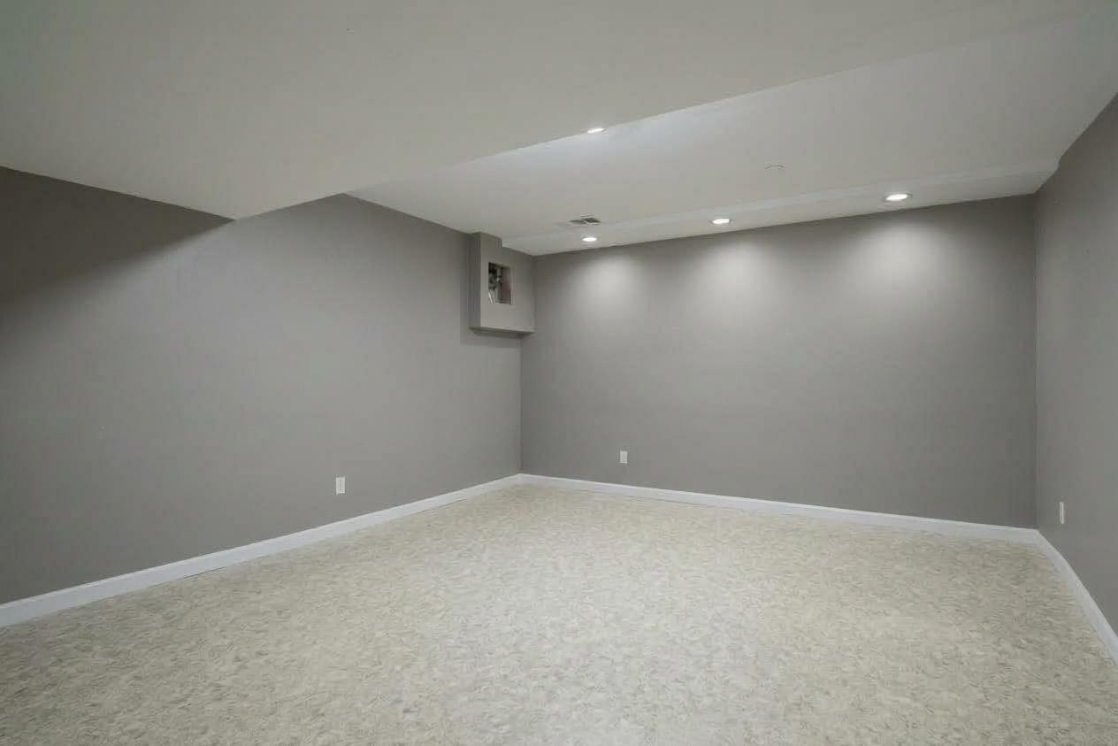 6756 N Keating Avenue Property Photo 15