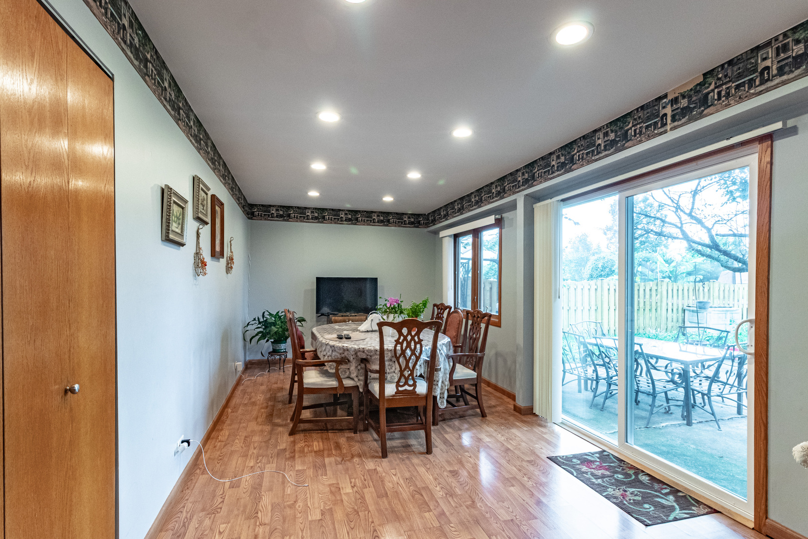 740 Bryn Mawr Avenue Property Photo 11