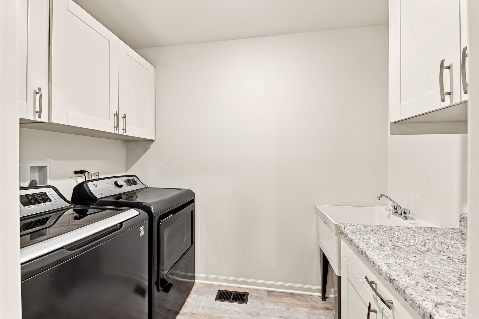 617 Riverbank Court Property Photo 19