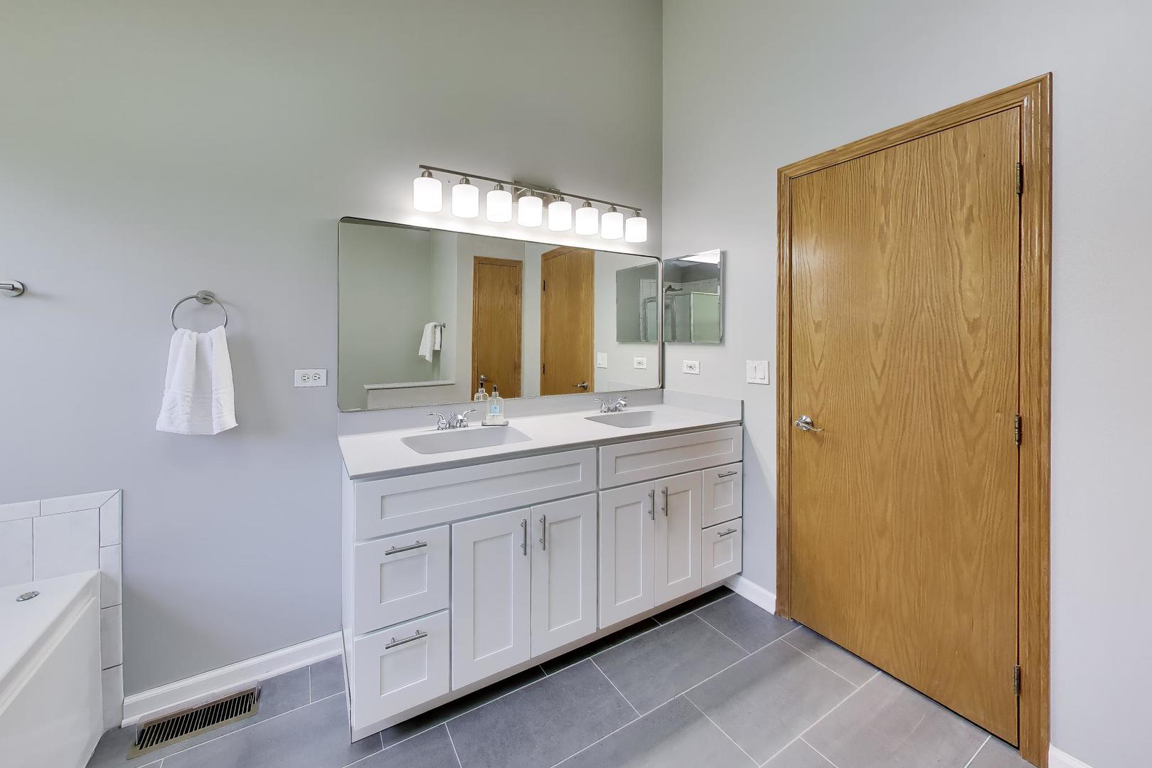 14106 Glenwood Court Property Photo 23