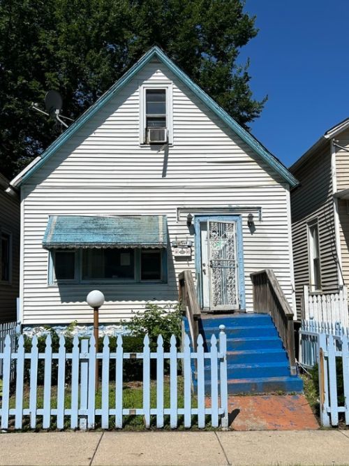 11568 S LAFAYETTE Avenue Property Photo 1
