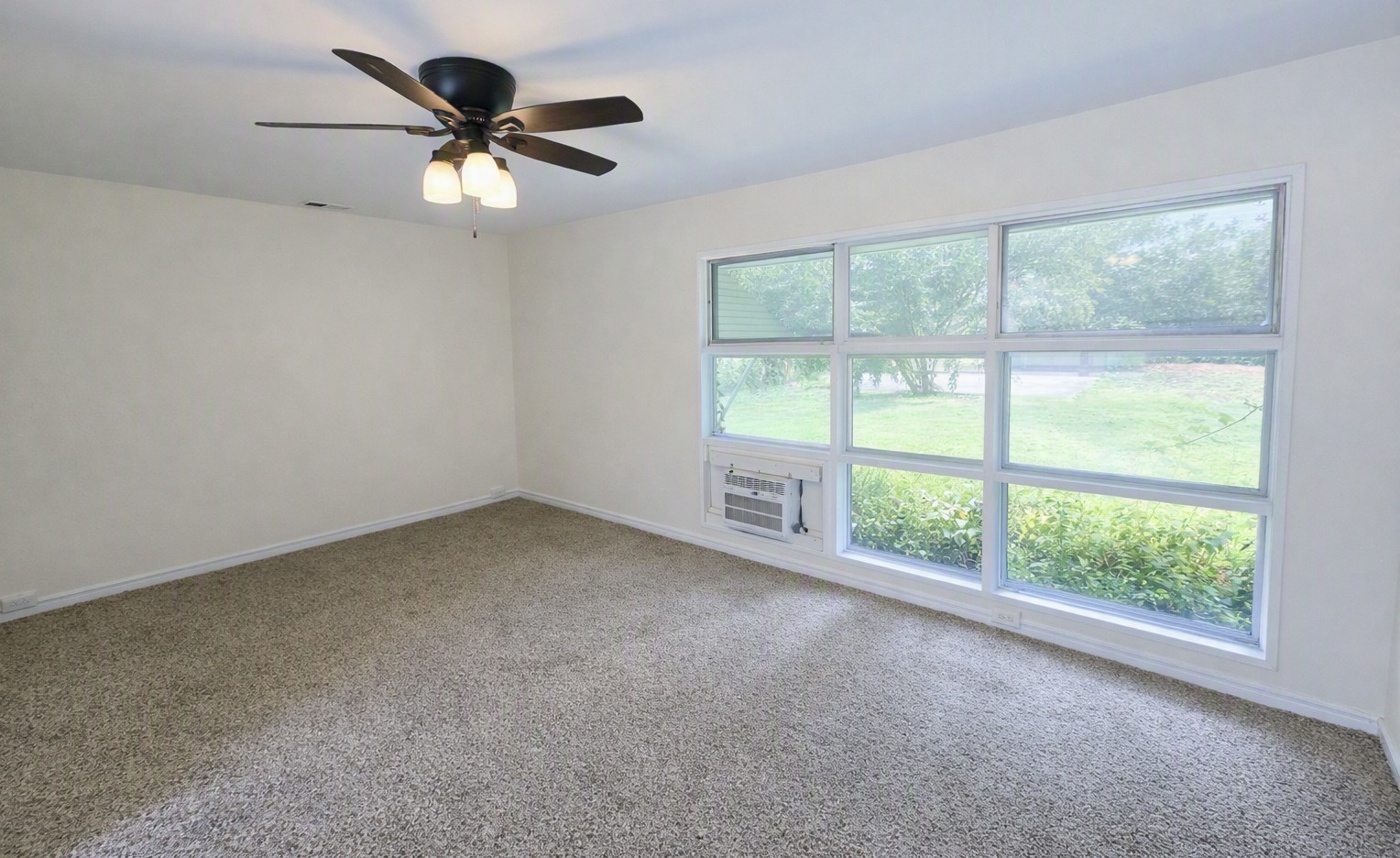16516 Spaulding Avenue Property Photo 2