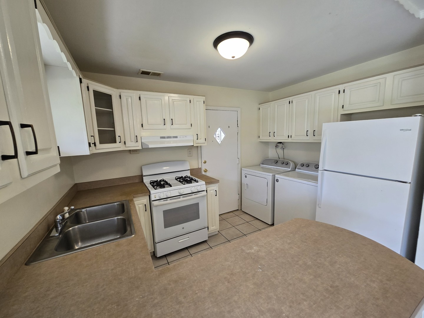 16516 Spaulding Avenue Property Photo 6
