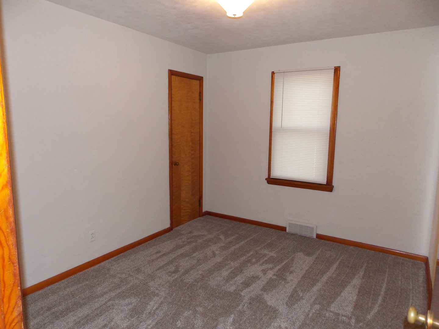 210 E 4th Street Property Photo 10