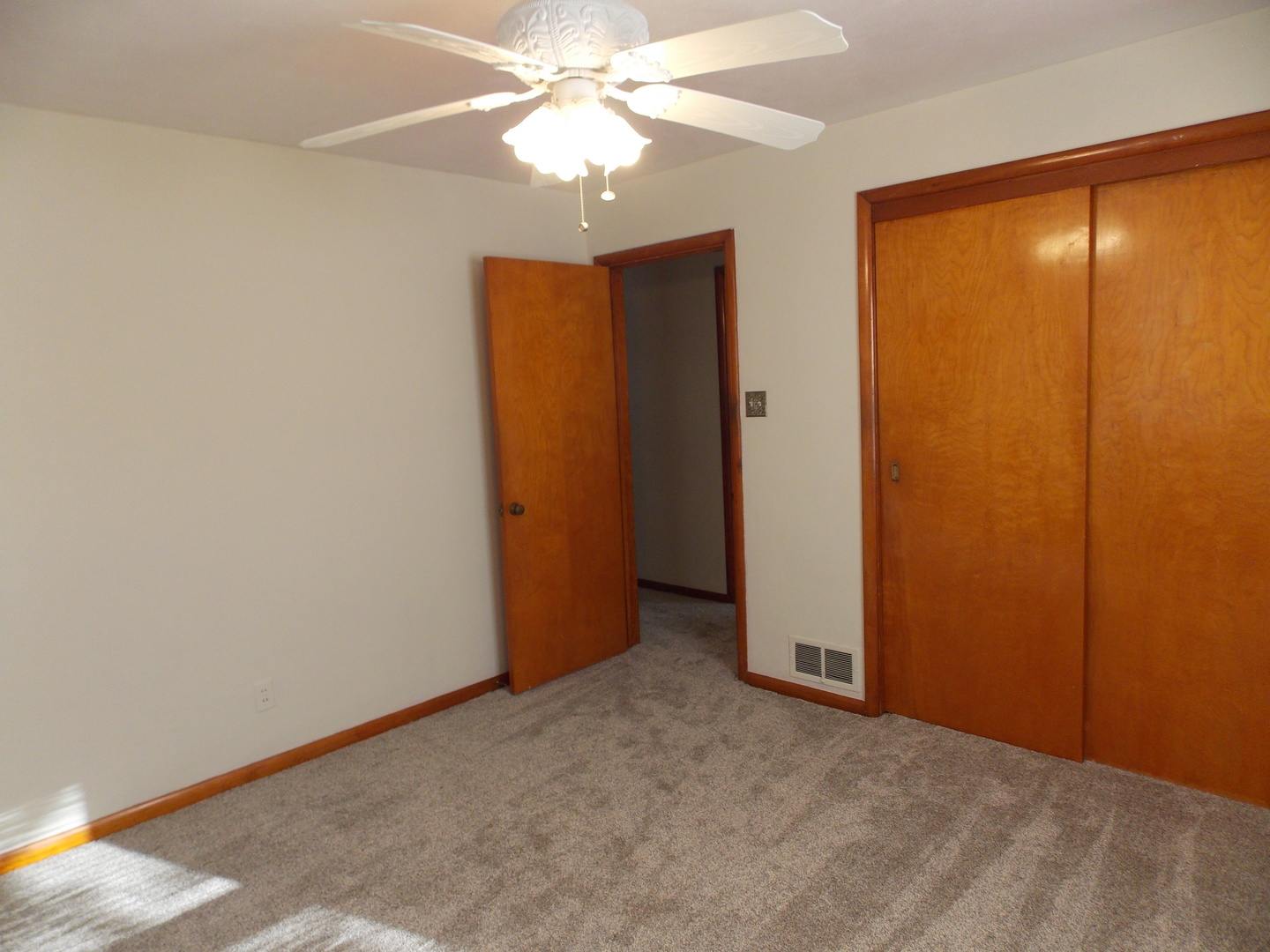 210 E 4th Street Property Photo 13