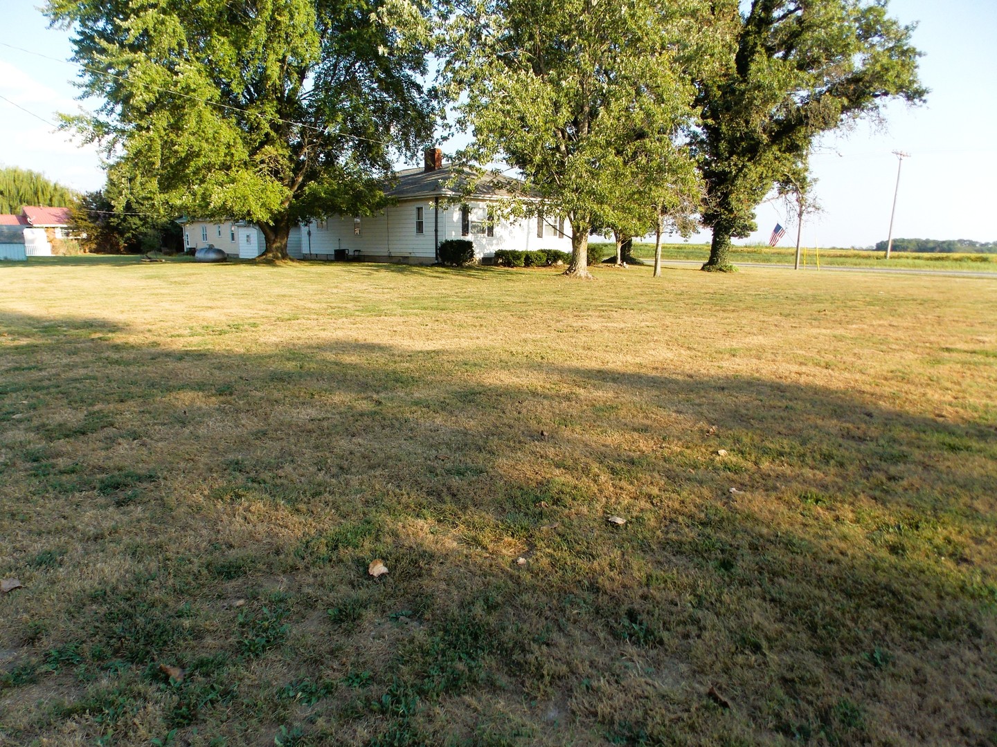 210 E 4th Street Property Photo 28